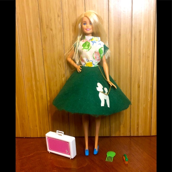 green emerald velvet dress Green Dress Barbie In India 9910 (Vintage Barbie, Leo Mattel)| Bitz &  Buttons